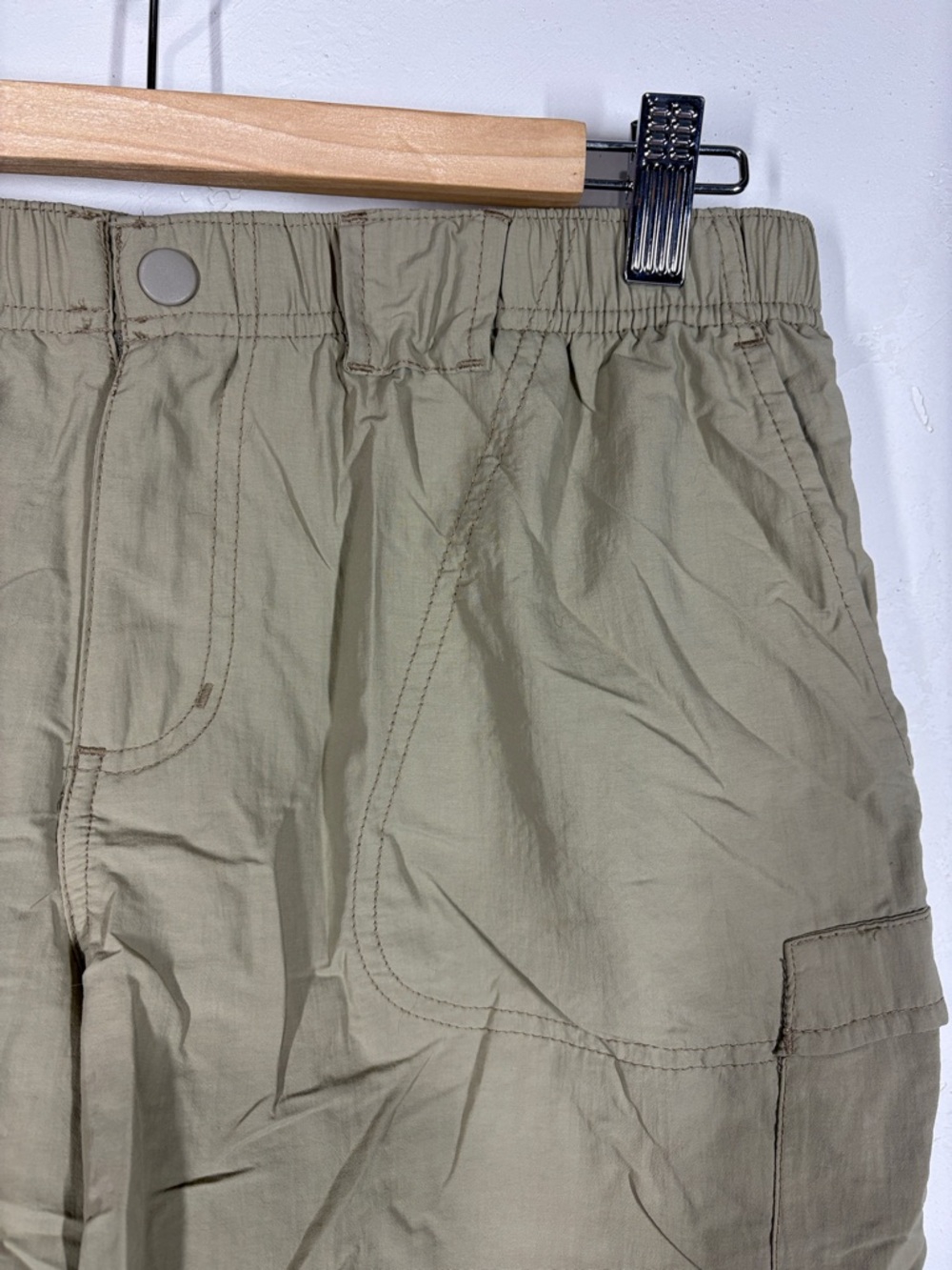 Columbia nylon tan cargo shorts size medium - Picture 2 of 11